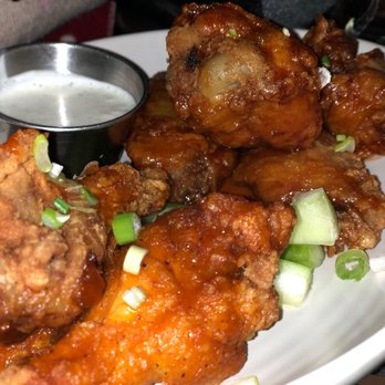 Bear Branch Tavern - Deep fried Buffalo wings with ranch - New American Near Me - Vienna, Virginia
