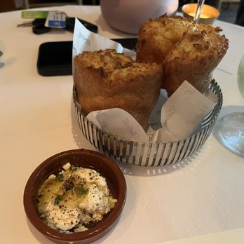 Jeffrey's - Complementary bread - American Near Me - Austin, Texas