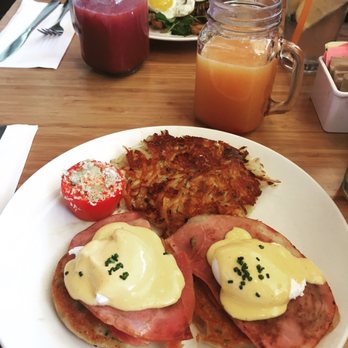 Early Bird - Traditional Egg Benedict and Duck Hash in the back - New American Near Me - Fullerton, California Early Bird - Traditional Egg Benedict and Duck Hash in the back - New American Near Me - Fullerton, California