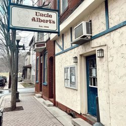Uncle Albert's - Outdoors at Uncle Al's
