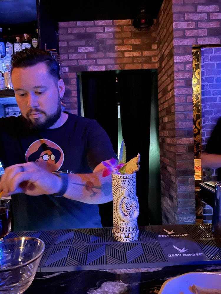 Social spots from Teddy Roe's