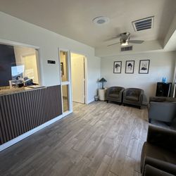 Discount Dental - Lobby