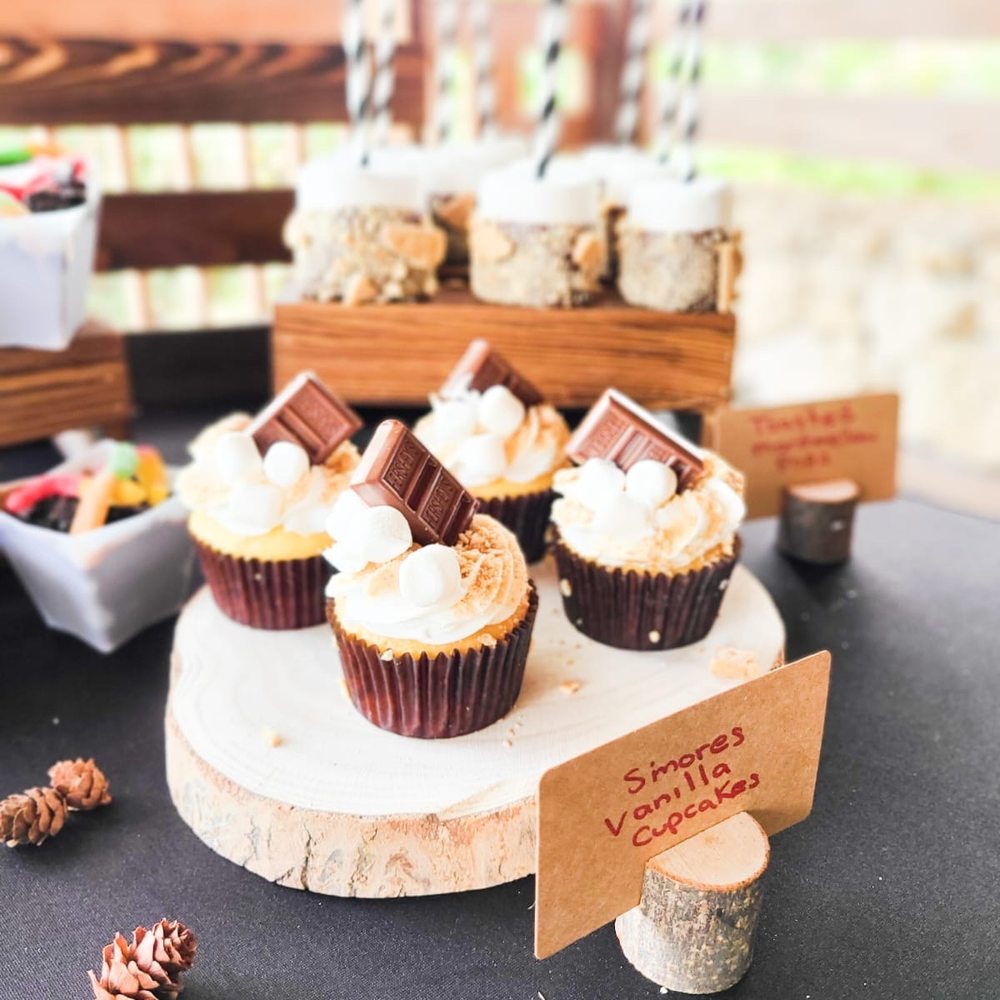 Divine Sweetss - cupcakes with marshmallows and chocolate - Desserts Near Me Divine Sweetss - cupcakes with marshmallows and chocolate - Desserts Near Me