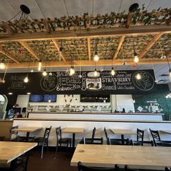 Roll Up Crepes - Cute spot