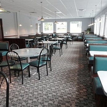 Schodack Diner - Spacious Dining Room - Diners Near Me - Castleton, New York