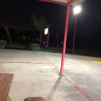 Starz Snowcones - empty parking lot at night - Desserts Near Me - Edinburg, Texas Starz Snowcones - empty parking lot at night - Desserts Near Me - Edinburg, Texas