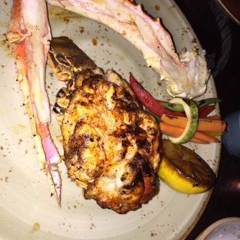 Fred's - "Surf and Surf" Alaskan King Crab Legs and Lobster Tail with mixed veggies. - Mexican Near Me - Cancún, ROO Fred's - "Surf and Surf" Alaskan King Crab Legs and Lobster Tail with mixed veggies. - Mexican Near Me - Cancún, ROO