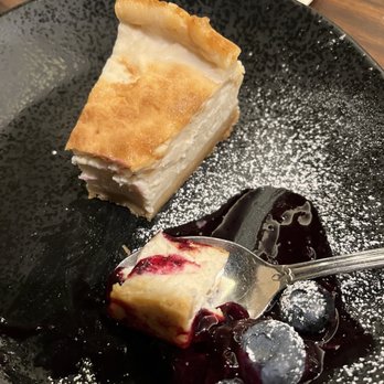 Foglia - Cheesecake with blueberry compote - Vegan Near Me - Bristol, Rhode Island