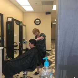 Royal velvet salon and spa - Laura with a customer