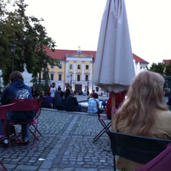 Filmbühne - Netter Blick, nette Location. Aber das wars auch schon. Alles andere ist unhaltbar.