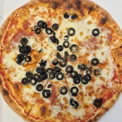 Pizzeria e Kebab Luna - Pizza prosciutto e olive nere - 6 euro