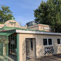 Monjunis Italian Cafe and Grocery - Monjunis
