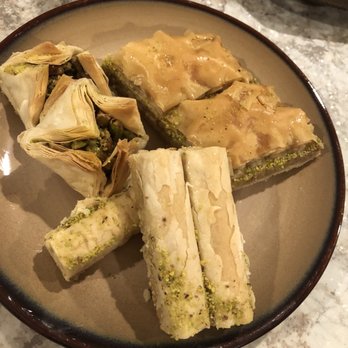Aladdin's Eatery - THE BEST & FRESHEST BAKLAVA IVE EVERRRRRRRR HAD!!! So delicious - Lebanese Near Me - Cincinnati, Ohio