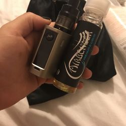 Vaperz - Enjoying my new Wismec mini and hillbilly riviera juice both from vaperz! Shipped to my home in California !