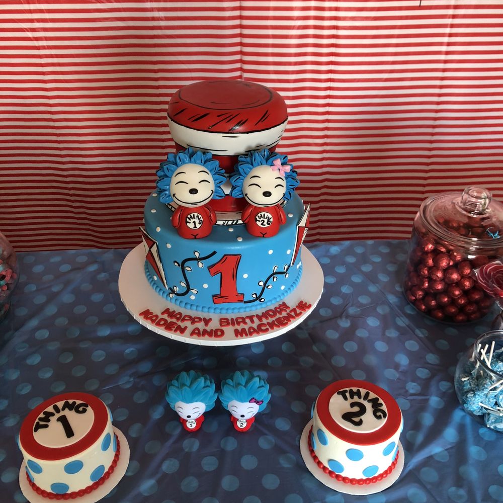 Main Cake & 2 Smash Cakes Main Cake & 2 Smash Cakes