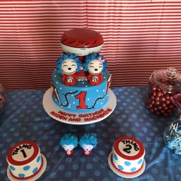 Main Cake & 2 Smash Cakes Main Cake & 2 Smash Cakes