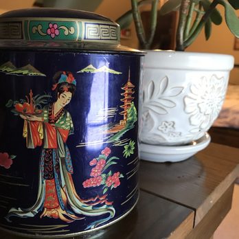 King's Row Antiques - Beautiful tin my sisters bought for me from King's Row Antiques. - Antiques Near Me - Puyallup, Washington King's Row Antiques - Beautiful tin my sisters bought for me from King's Row Antiques. - Antiques Near Me - Puyallup, Washington