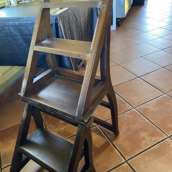 La Maison Cafe - Ladder chair - Breakfast & Brunch Near Me - Newport, Oregon
