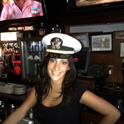 Momo's Sports Bar