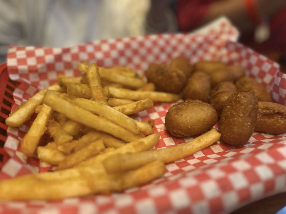 LANDSHARKS PIZZA Updated August 2024 169 Photos & 312 Reviews