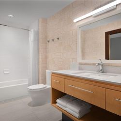 Guest room bath