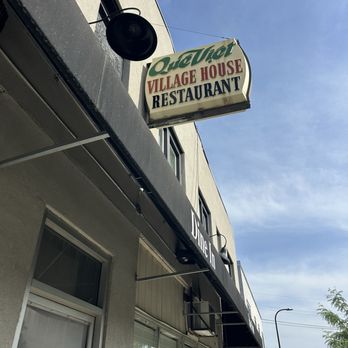 Que Viet - Outside of restaurant - Vietnamese Near Me - Minneapolis, Minnesota