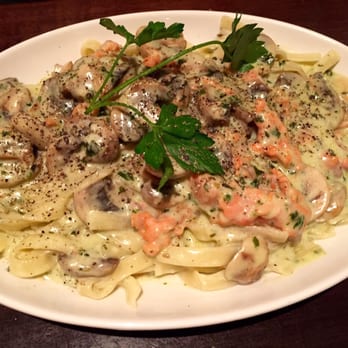 Campo Marina - Smoked salmon and mushroom cream fettuccine. Fettuccine du chef. - Italian Near Me - Osoyoos, British Columbia Campo Marina - Smoked salmon and mushroom cream fettuccine. Fettuccine du chef. - Italian Near Me - Osoyoos, British Columbia