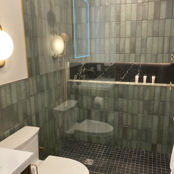 Seven Beach Lane - Wonderful Shower - Hotels Near Me - Westhampton Beach, New York Seven Beach Lane - Wonderful Shower - Hotels Near Me - Westhampton Beach, New York