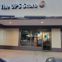 Posted store hours Posted store hours