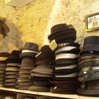 Dekap - Hats, Hats & hats !!! En cada cabeza un sombrero. - Accessories Near Me - Barcelona, B