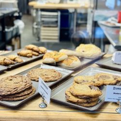 Zylberschtein's Delicatessen & Bakery - Baked goods