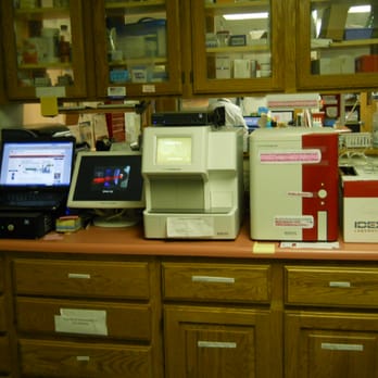Dewitt Animal Hospital - Our in-house lab includes state of the art blood analyzers allowing same day pre-surgical screening and diagnostic results. - Veterinarians Near Me - Plainville, Massachusetts