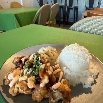 Joey's Kitchen Napili - Chicken, mac salad, rice 7/10 - Filipino Near Me - Lahaina, Hawaii
