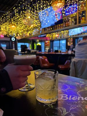 Blondie's by null