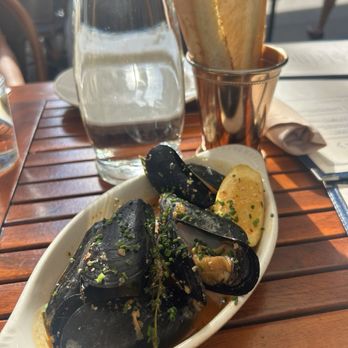 Gilt Bar - Mussels - New American Near Me - Chicago, Illinois
