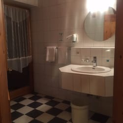 Schwarzenberg's Traube - Blick vom Bad auf den Balkon Schwarzenbergs Traube