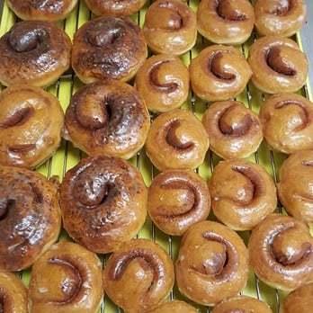 Eight Donuts - cinnamon rolls - Donuts Near Me - Yukon, Oklahoma