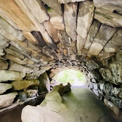The Ravine - Inside the arch