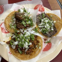 3 tacos (birria, cecina, Al Pastor) 3 tacos (birria, cecina, Al Pastor)