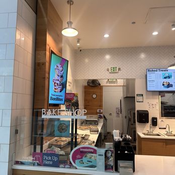Cinnabon - Bakeries Near Me - Sacramento, California