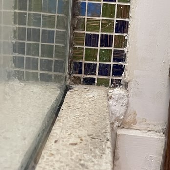 Del Marcos Hotel - Dirty and poorly patched shower area - Hotels Near Me - Palm Springs, California