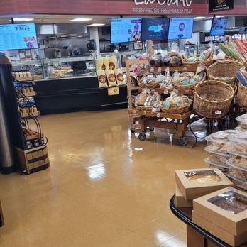 Star Market - the interior of a grocery store - Grocery Near Me - Cambridge, Massachusetts Star Market - the interior of a grocery store - Grocery Near Me - Cambridge, Massachusetts
