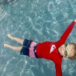 Maui Swimming Lessons - Back float swim solo!