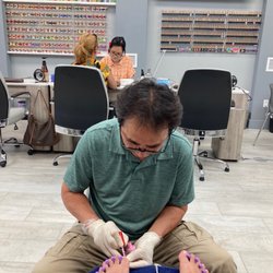 TIPPI NAILS & SPA - My fave pedi tech!