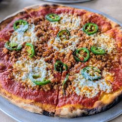 Tomato Tomato Pizzeria & Pour House