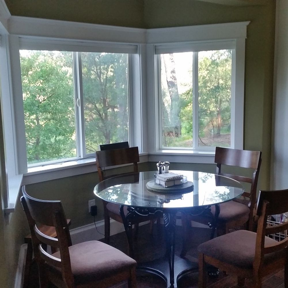 Breakfast nook with a view Breakfast nook with a view