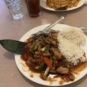 Gogo Thai - Cashew Nut with pork - Thai Near Me - Grover Beach, California