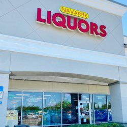 Navarre Liquor - Entrance...