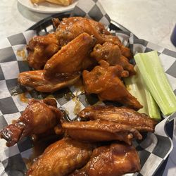 Northland Restaurant & Lounge - Buffalo and bbq wangs