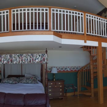 The Iris Inn - Deep Woods Cottage including loft (view from deck) Fireplace on the left. - Hotels Near Me - Waynesboro, Virginia The Iris Inn - Deep Woods Cottage including loft (view from deck) Fireplace on the left. - Hotels Near Me - Waynesboro, Virginia
